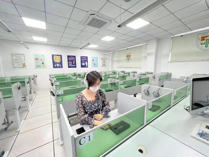 亲测：初中女生没考上高中，选对学校照样成功 - 科技百科